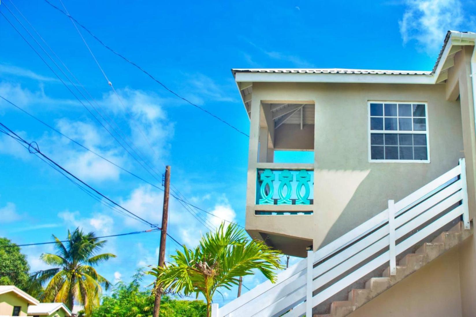 Cozy Modern Upstairs 2 Bed A/C Apt Near 2 Everything Saint Philip Ngoại thất bức ảnh