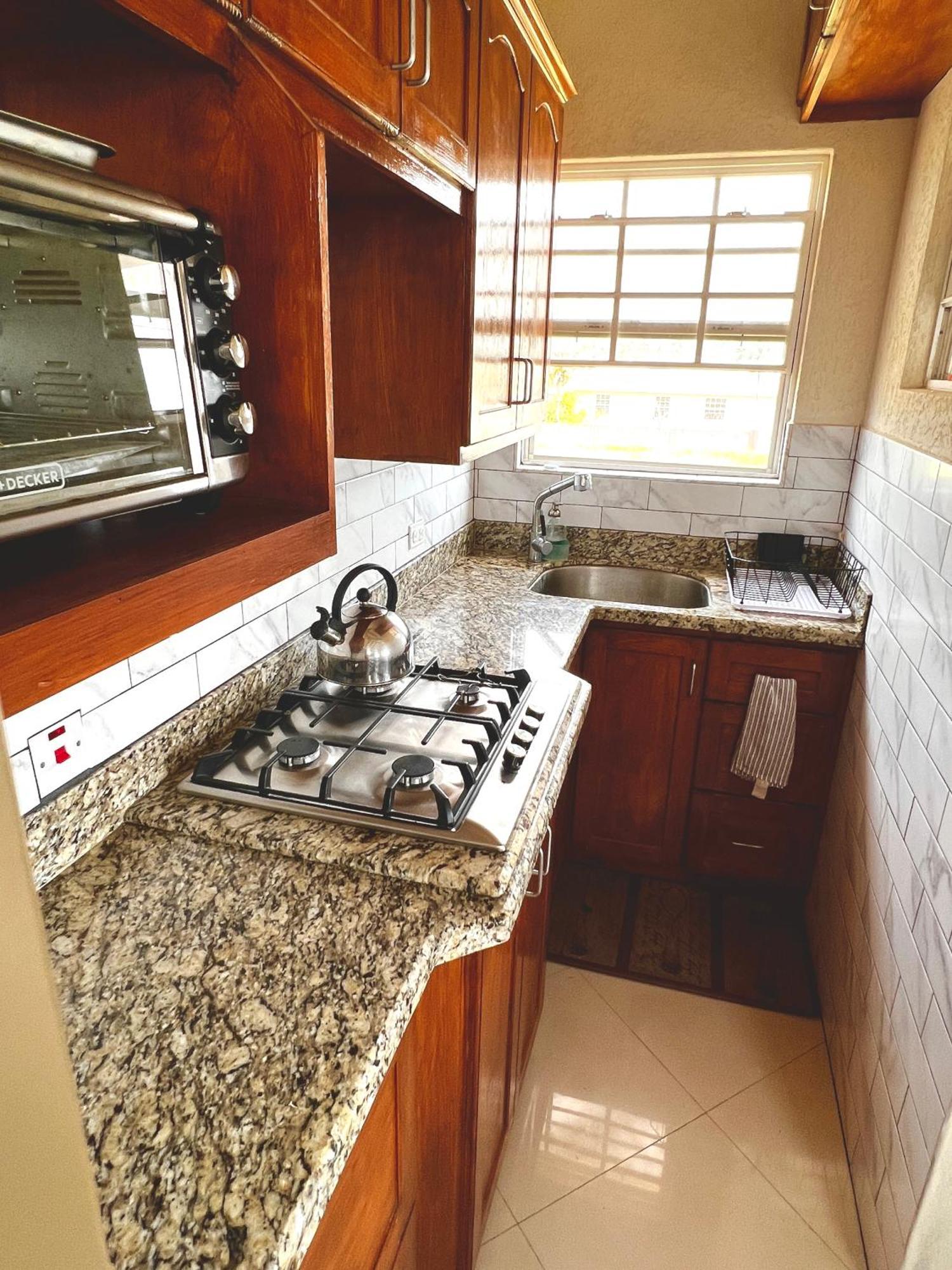 Cozy Modern Upstairs 2 Bed A/C Apt Near 2 Everything Saint Philip Ngoại thất bức ảnh
